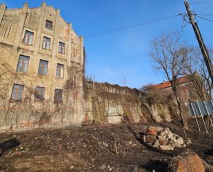 В замке Георгенбург во время реставрации обнаружили два неизвестных ранее подвальных помещения