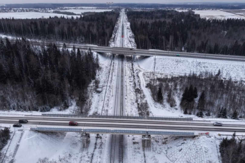 Рабочее движение на путепроводе запустили на Обуховском шоссе в подмосковном Солнечногорске