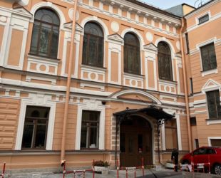 Завершена работа по реставрации фасадов здания Детского музыкального театра «Карамболь» на Рижском проспекте Петербурга