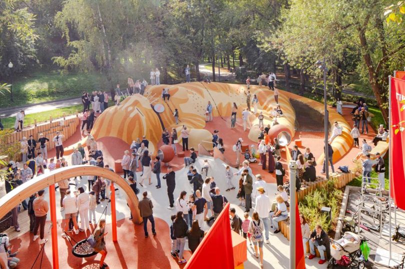 В московском Парке Горького появился кот высотой 4 метра