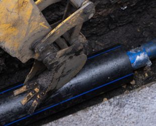 Новые сети водоснабжения для 3000 жителей Двинской улицы будут готовы уже в октябре текущего года