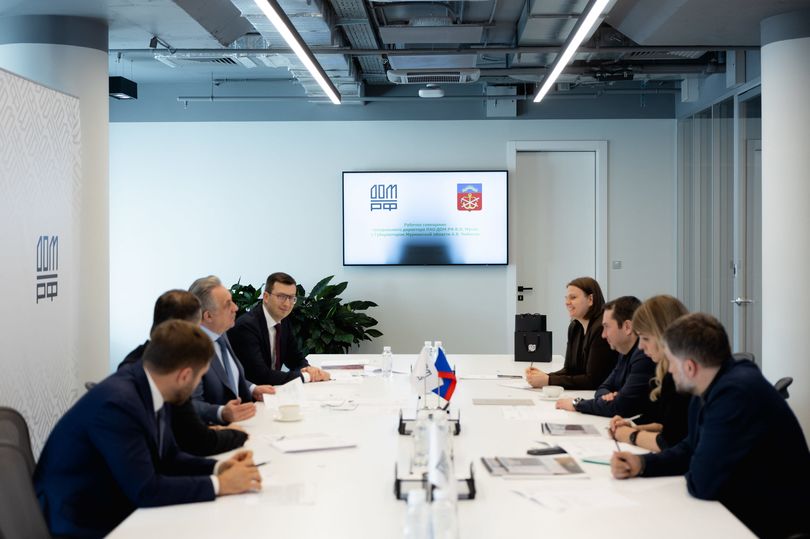 Губернатор Андрей Чибис и генеральный директор ДОМ.РФ Виталий Мутко обсудили развитие жилищного строительства в Мурманской области