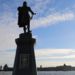 Напротив крепости Орешек установили памятник полководцу и участнику Северной войны Б. П. Шереметьеву