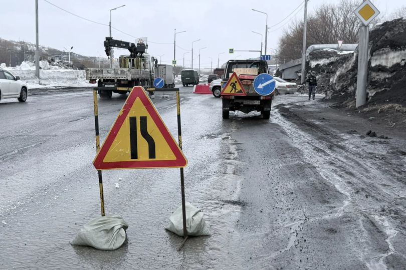 Подрядчик приступил к временному ямочному ремонту на федеральной трассе в Камчатском крае