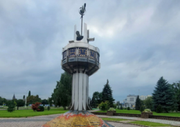 В сквере на ул. Шевченко в Калининграде начали ремонт «Мировых часов»