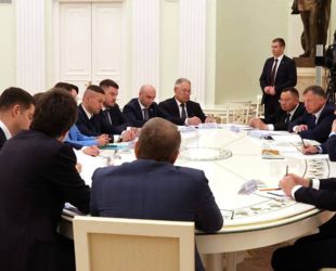 В Кремле Владимир Путин провёл совещание по вопросам развития строительной отрасли