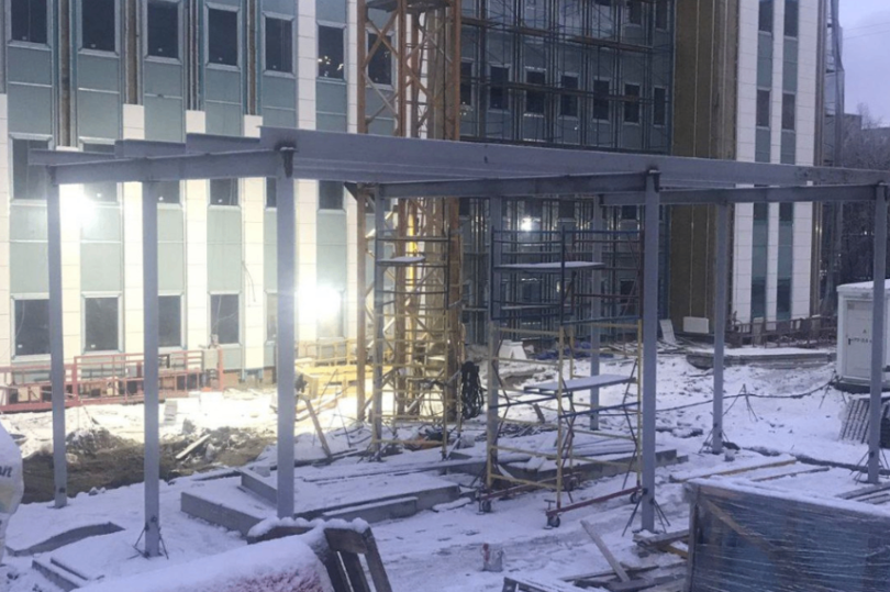 Начался монтаж кислородной станции для нового хирургического корпуса Мурманского областного онкологического диспансера