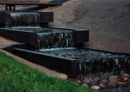 В Смоленске реконструировали каскадный водопад на улице Дзержинского