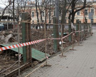 В Петербурге определили подрядчика для реставрации ограды вокруг больницы Святой Евгении в Центральном районе