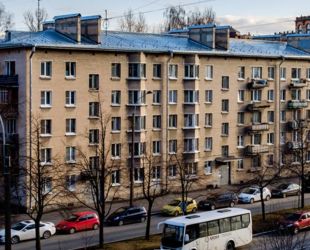 Намечены сроки восстановления фасада в 10-этажном здании на улице Нахимова