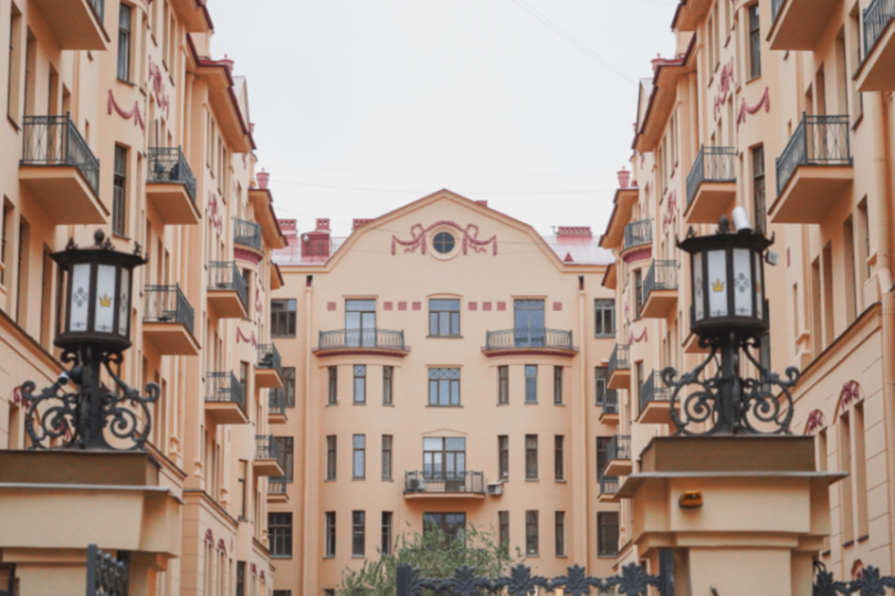 Петербургские специалисты завершили капитальный ремонт дома Довлатова