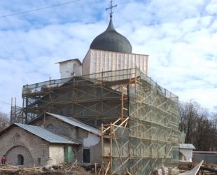 В Пскове  реставрация церкви Николы со Усохи (XV-XVI в.в.) идет полным ходом
