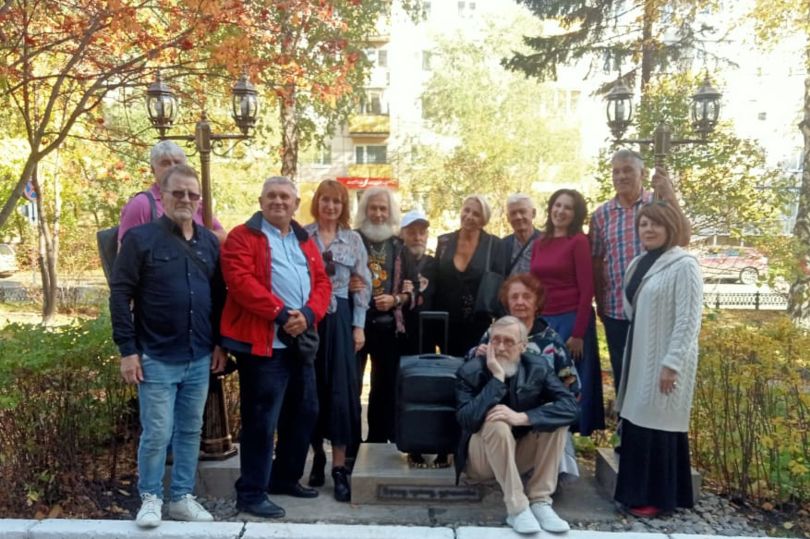 В Томске появился босоногий чемодан