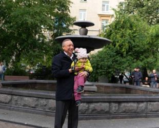 В Колпино запустили обновленный фонтан к 300-летию города