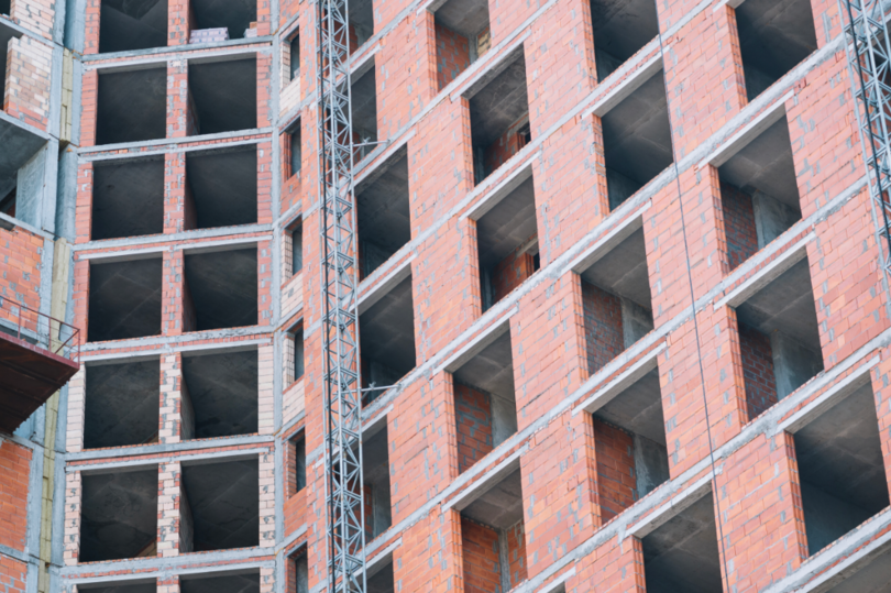 В Омской области инвесторам за решение проблем дольщиков без торгов предоставят землю