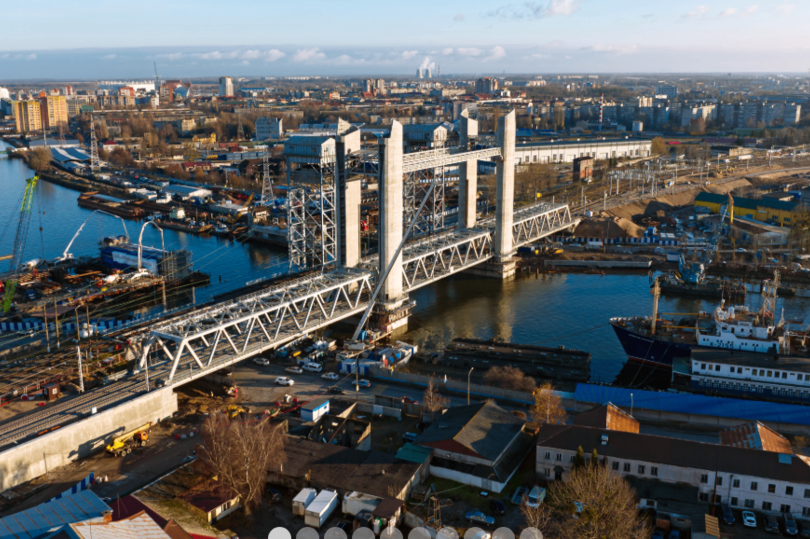 В Калининграде по разводному железнодорожному мосту через Преголю открыто техническое движение поездов
