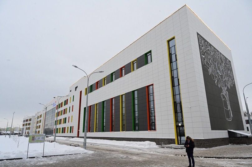 В Уфе сегодня открыли новую школу на 2200 мест