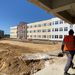 Более 300 рабочих строят школу в Пушкине на Промышленной улице  