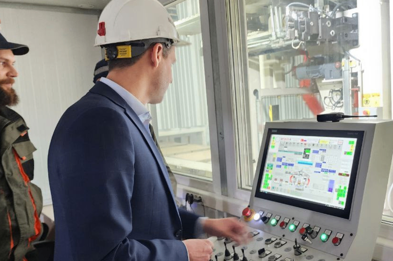 Предприятие Тюменской области по производству тротуарной плитки открыло вторую линию завода