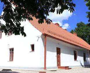 Музей Донелайтиса открывается после реконструкции в Калилинградской области