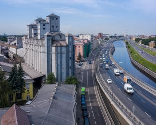 Дорожные работы ограничат движение на магистралях Петербурга
