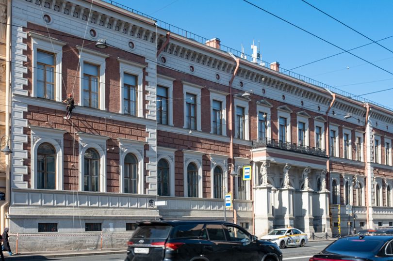 Ленсвет начал монтаж подсветки особняка Пашкова на Литейном проспекте