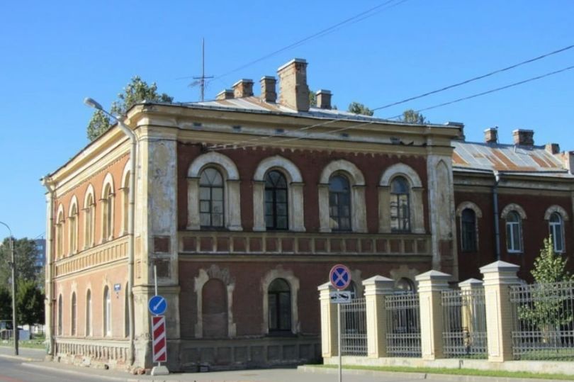 Постройки комплекса Киновии Александро-Невской Лавры на Октябрьской набережной Петербурга признаны региональным памятником