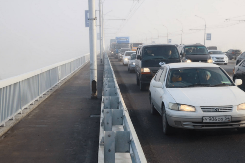 На Димитровском мосту в Новосибирске все шесть полос открыты для движения
