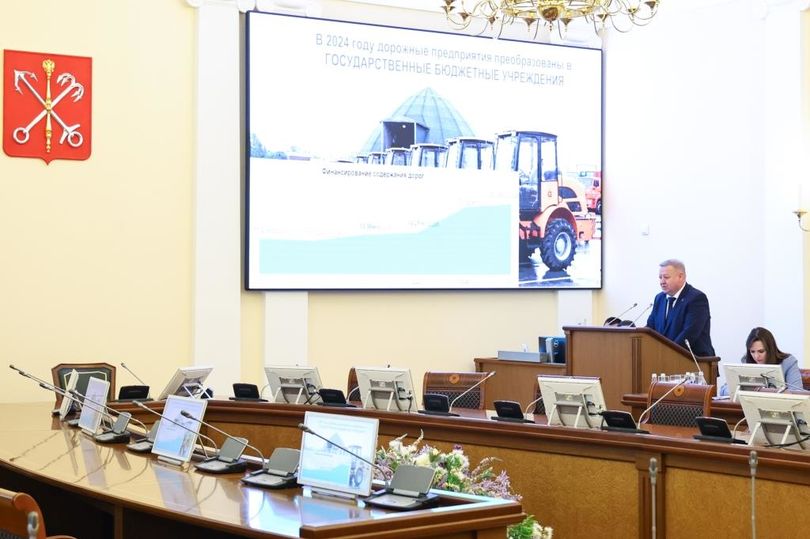 Александр Беглов: С помощью Дорожного фонда город финансирует новые этапы ШМСД, сооружение Большого Смоленского моста и другие мегапроекты