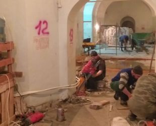 В Серафимовском приделе Троицкого собора Пскова продолжается реставрация