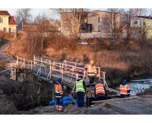 Мостротрест завершил восстановление пешеходного моста через Дудергофку