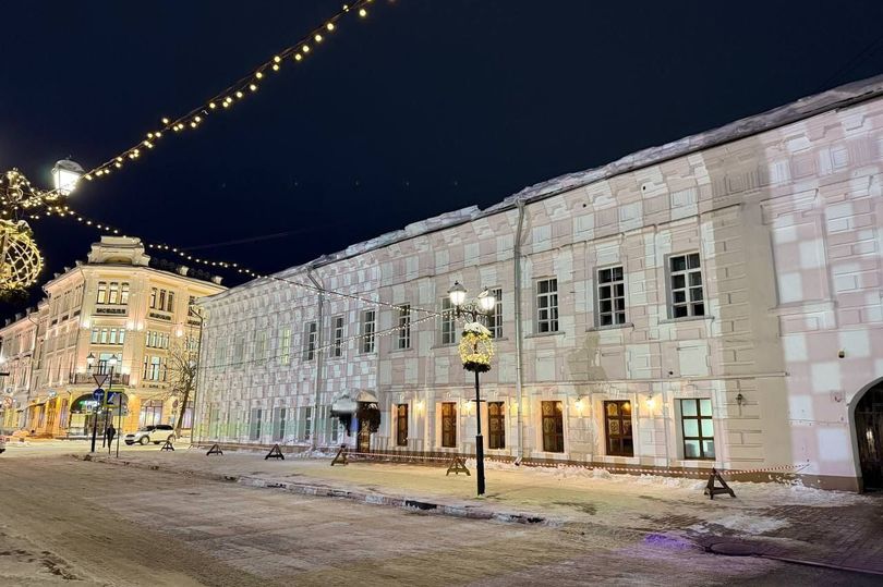В Ярославле в тестовом режиме запустили новую архитектурно-художественную подсветку Дома призрения ближнего