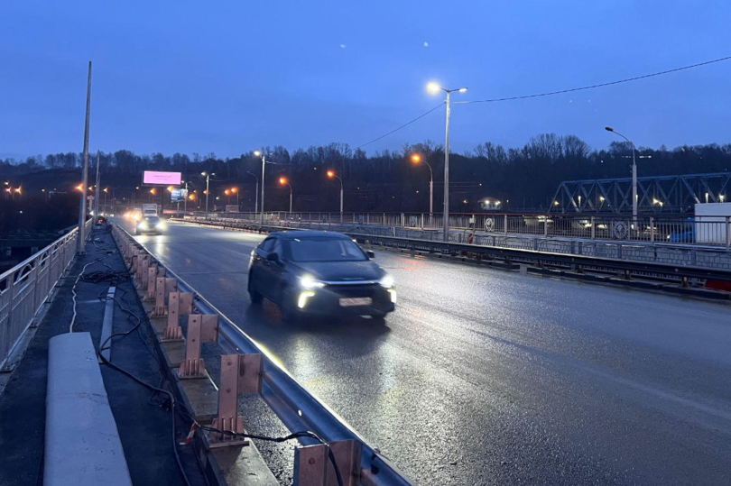Движение по мосту через реку Иню на Бердском шоссе в Новосибирске открыто полностью