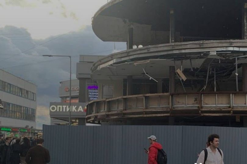 В Петербурге частично снесённый ТЦ у Приморской должны убрать к середине апреля