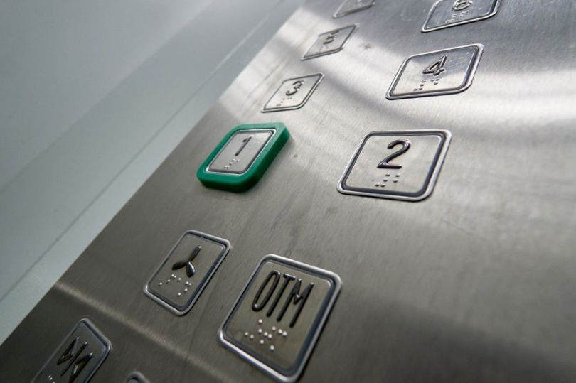 Серпуховский лифтостроительный завод испытывает скоростной лифт