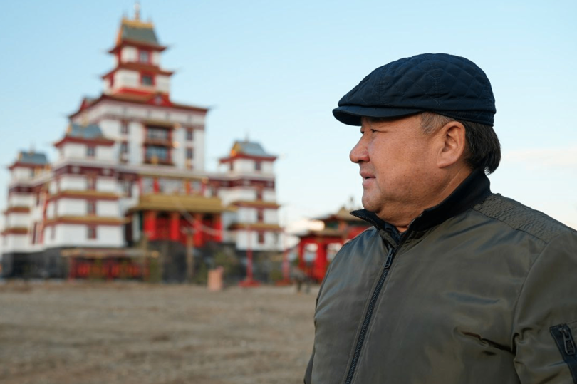 В Республике Тыва дан старт разработке котлована под гостиницу у монастыря Тубтен Шедруб Линг