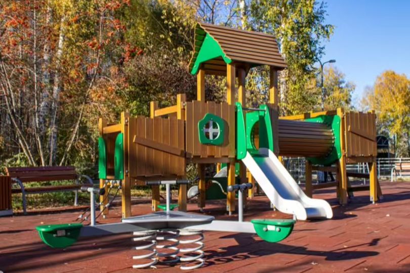 В Новосибирске на берегу Оби обновили инфраструктуру парка «Бугринская роща» 