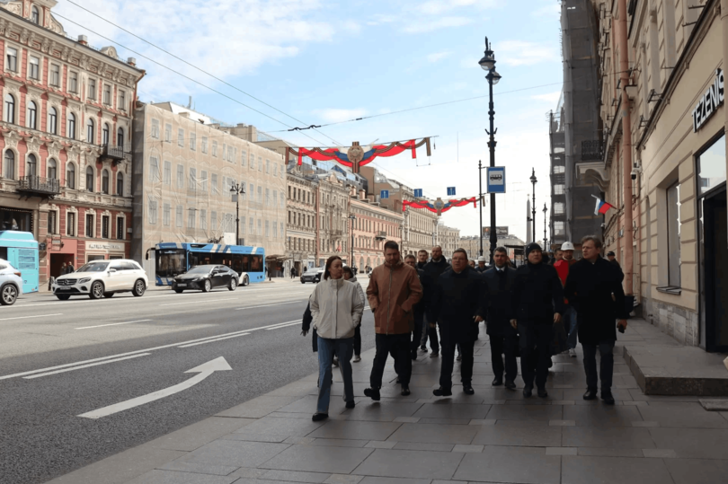 Все здания, которые ремонтируются на Невском проспекте Петербурга, будут укрыты фальшфасадами