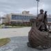 На берегу Волхова в Великом Новгороде установили памятник купцу