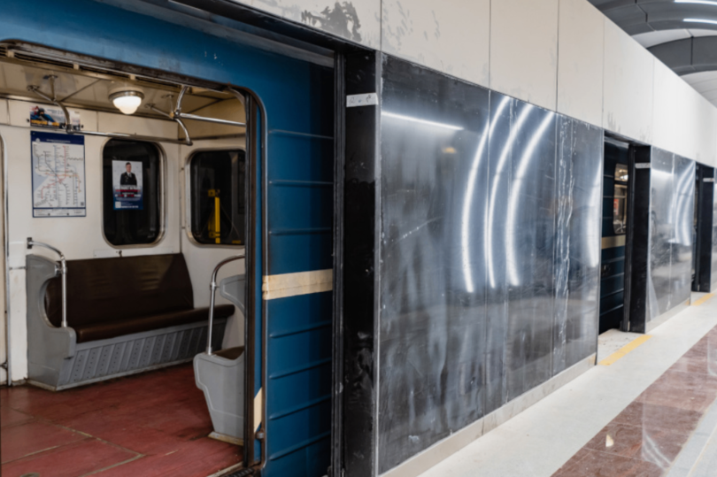 Первый состав прошёл по пусковому участку Красносельско-Калининской линии метрополитена Петербурга в тестовом режиме