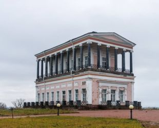 Смольный не смог сдать в аренду императорский дворец Бельведер под Петербургом