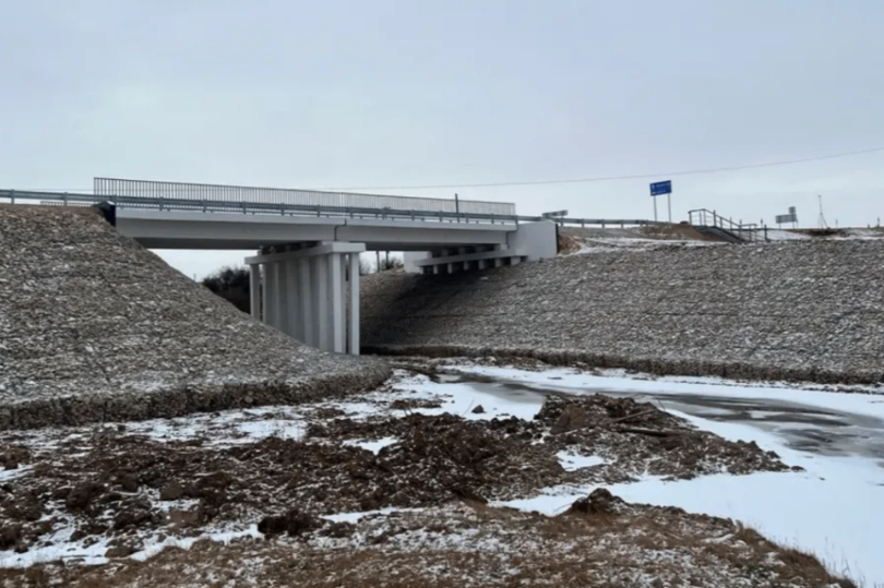 В Якутии завершили строительство моста через реку Дьороху