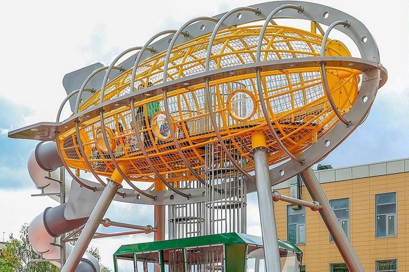 Игровой комплекс в&nbsp;виде футуристического дирижабля появился на&nbsp;Ясногорской улице Москвы