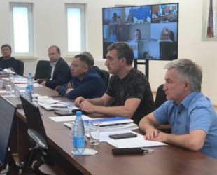 Министр строительства и ЖКХ Российской Федерации Ирек Файзуллин провел совещание, на котором обсудили основные вопросы развития строительной отрасли в Приамурье