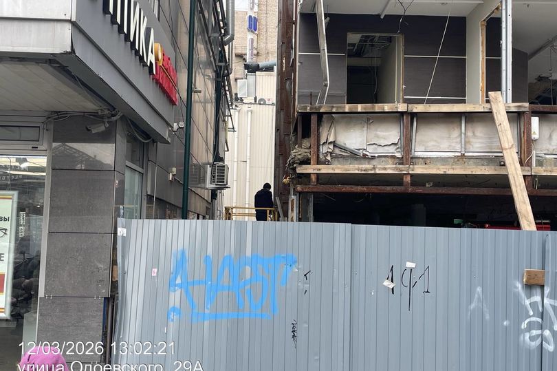 В Петербурге начались первые работы по сносу ТЦ у Приморской