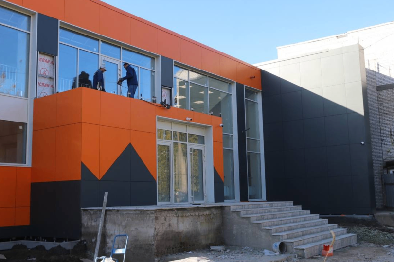 Бассейн в ленинградском Кировске введут в эксплуатацию весной 2026 года