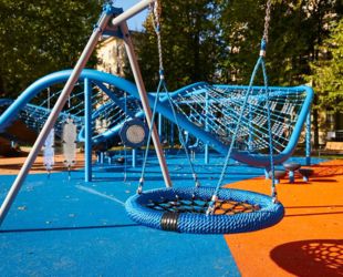 В ближайшие 3 года в Красногвардейском районе Петербурга благоустроят 100 дворов и скверов