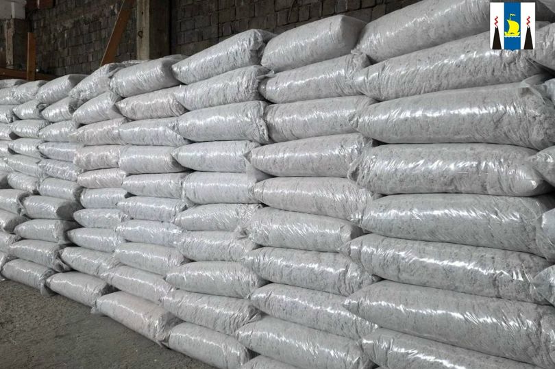 В Сахалинской области ветхие книги превращают в стройматериалы