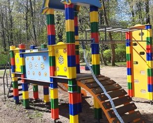 В 5 детских садах Пушкинского района Петербурга установлены современные детские площадки