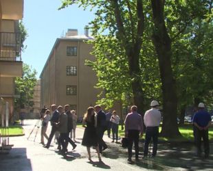 Более 240 квартир для молодых очередников будут сданы летом в Кондратьевском жилмассиве